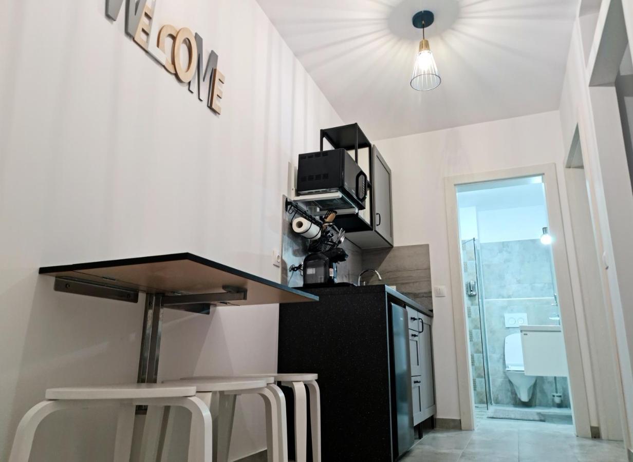 Apartament E'Special No3 アルバ・ユリア エクステリア 写真