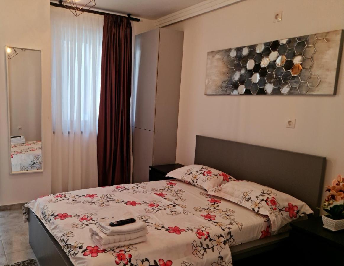 Apartament E'Special No3 アルバ・ユリア エクステリア 写真